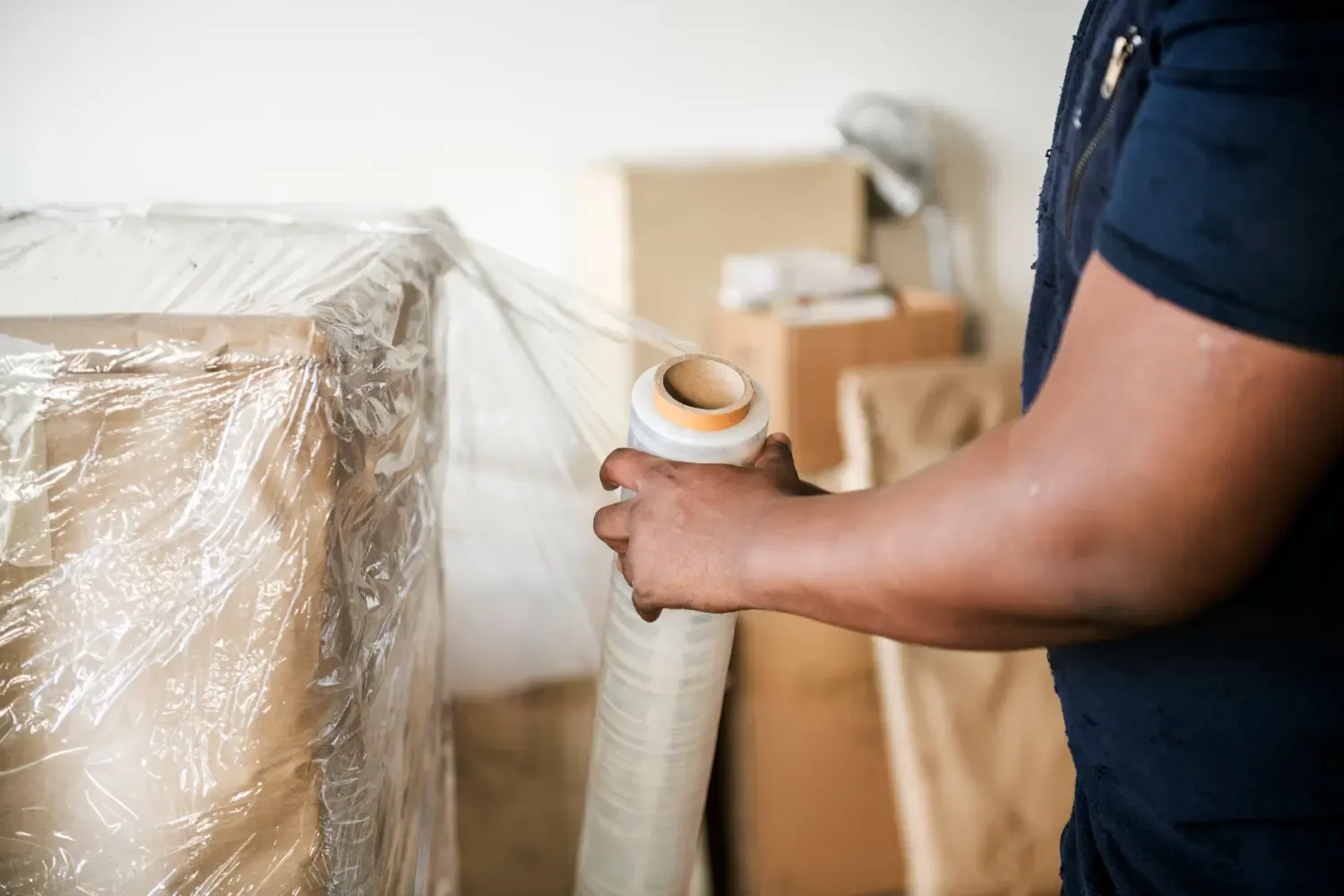 Beneficios del stretch film para el embalaje industrial